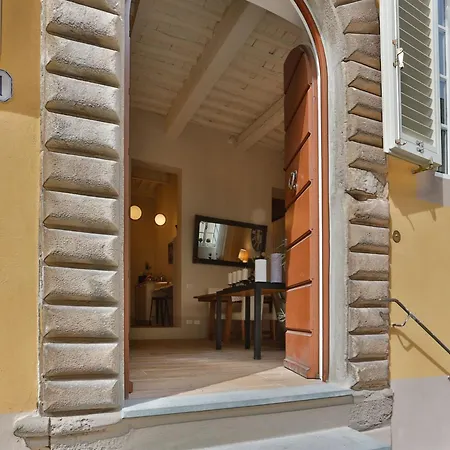 In Lucca's Picturesque Canal District 公寓 卢卡